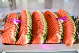 Bangkokissa: Smile Riverside Dinner Cruise