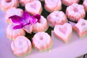 Bangkokissa: Smile Riverside Dinner Cruise