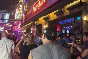 バンコク:ソイ・カウボーイ、ナナ、ソイ11、ルーフトップ、クラブ&ゴーゴー