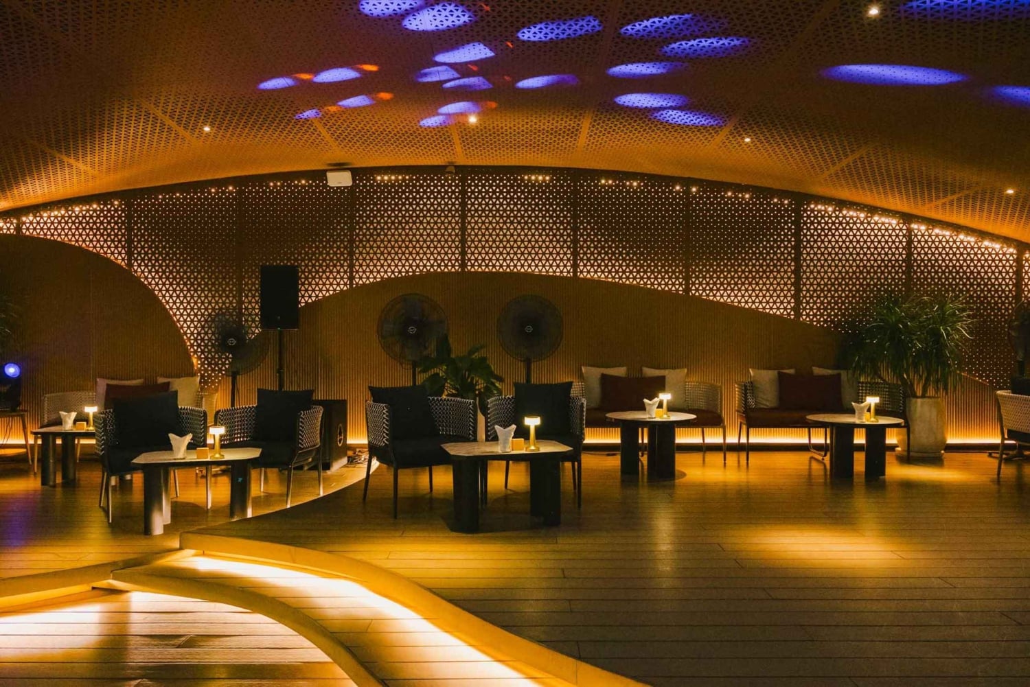 Bangkok, Bangkok: SOL och LUNA BKK Rooftop F&B-paket