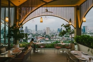 Bangkok, Bangkok: SOL och LUNA BKK Rooftop F&B-paket