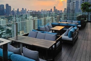Bangkok al tramonto: rooftop bar, street food e tour dei bar nascosti