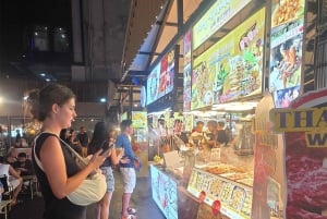 Bangkok al tramonto: rooftop bar, street food e tour dei bar nascosti