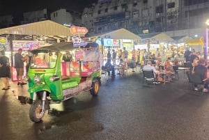 Bangkok al tramonto: rooftop bar, street food e tour dei bar nascosti