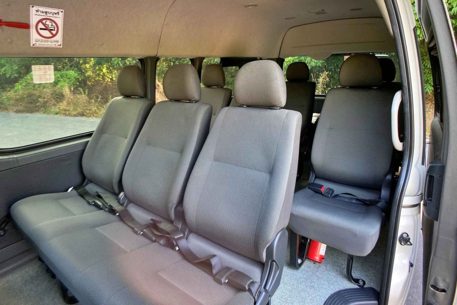 バンコク：スワンナプーム空港からホテルまでの送迎 - プライベートバン