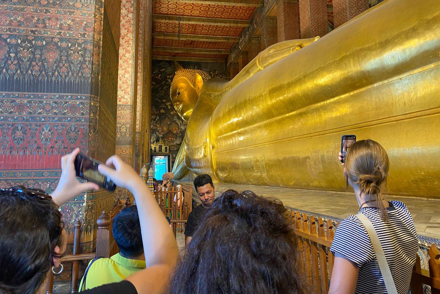 Bangkok: tour por el casco antiguo en tuk tuk y visita a un templo