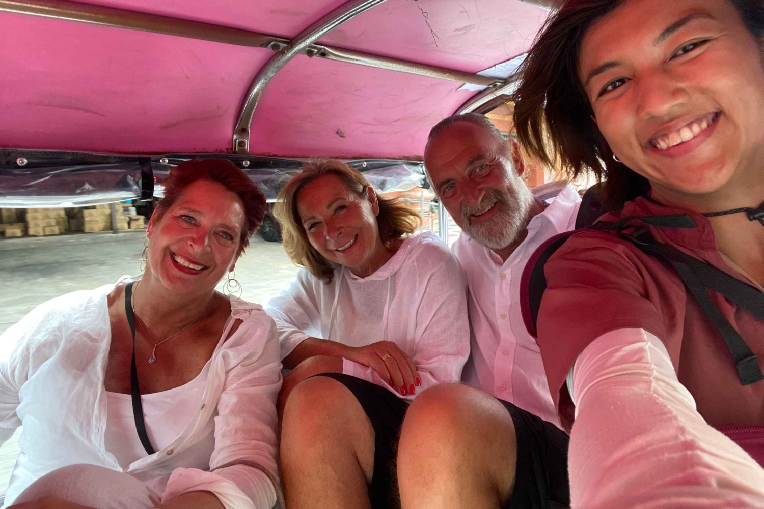 Bangkok: tour por el casco antiguo en tuk tuk y visita a un templo