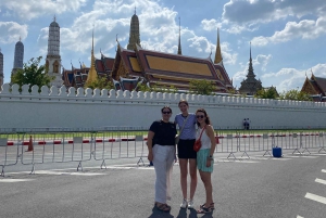 Bangkok: tour por el casco antiguo en tuk tuk y visita a un templo