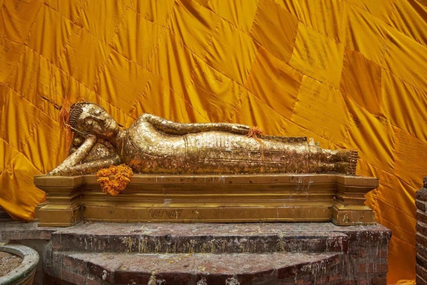 Bangkokissa: Buddha + Mini Reclining Buddha).