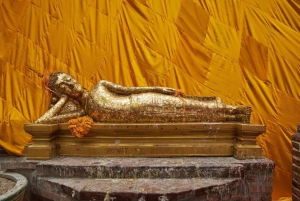 Bangkokissa: Buddha + Mini Reclining Buddha).
