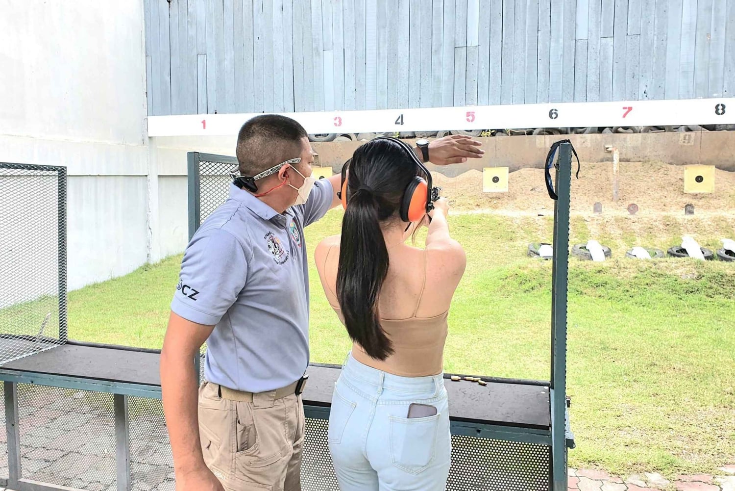 Bangkok: Experiência no Campo de Tiro de Defesa Territorial