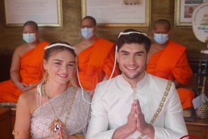 Bangkok, Thailand Thailändsk buddhistisk bröllopsceremoni med fotografering