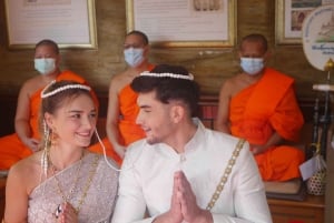 Bangkok, Thailand Thailändsk buddhistisk bröllopsceremoni med fotografering