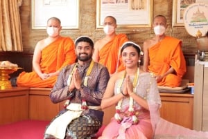 Bangkok, Thailand Thailändsk buddhistisk bröllopsceremoni med fotografering