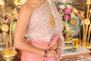 Bangkok, Thailand Thailändsk buddhistisk bröllopsceremoni med fotografering