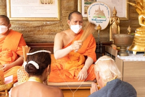 Bangkok, Thailand Thailändsk buddhistisk bröllopsceremoni med fotografering