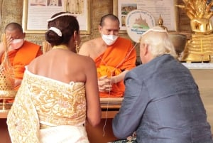 Bangkok, Thailand Thailändsk buddhistisk bröllopsceremoni med fotografering