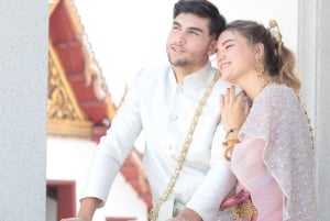 Bangkok, Thailand Thailändsk buddhistisk bröllopsceremoni med fotografering