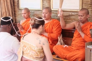 Bangkok, Thailand Thailändsk buddhistisk bröllopsceremoni med fotografering