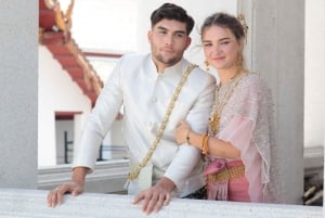 Bangkokissa: Bangkok: Thaimaalainen buddhalainen hääseremonia ja valokuvaus