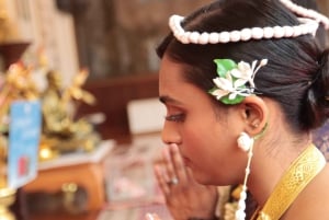 Bangkokissa: Bangkok: Thaimaalainen buddhalainen hääseremonia ja valokuvaus