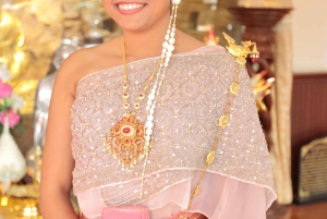 Bangkokissa: Bangkok: Thaimaalainen buddhalainen hääseremonia ja valokuvaus