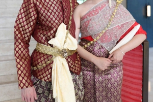 Bangkokissa: Bangkok: Thaimaalainen buddhalainen hääseremonia ja valokuvaus