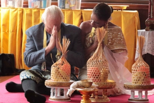 Bangkokissa: Bangkok: Thaimaalainen buddhalainen hääseremonia ja valokuvaus