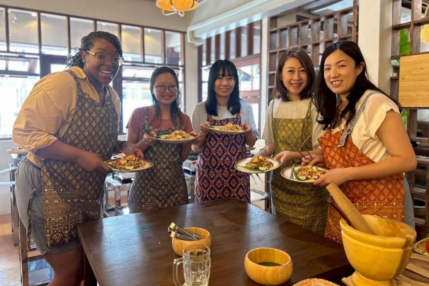 Bangkok: Thai Cooking Class With 4 Dishes & Thai Drink