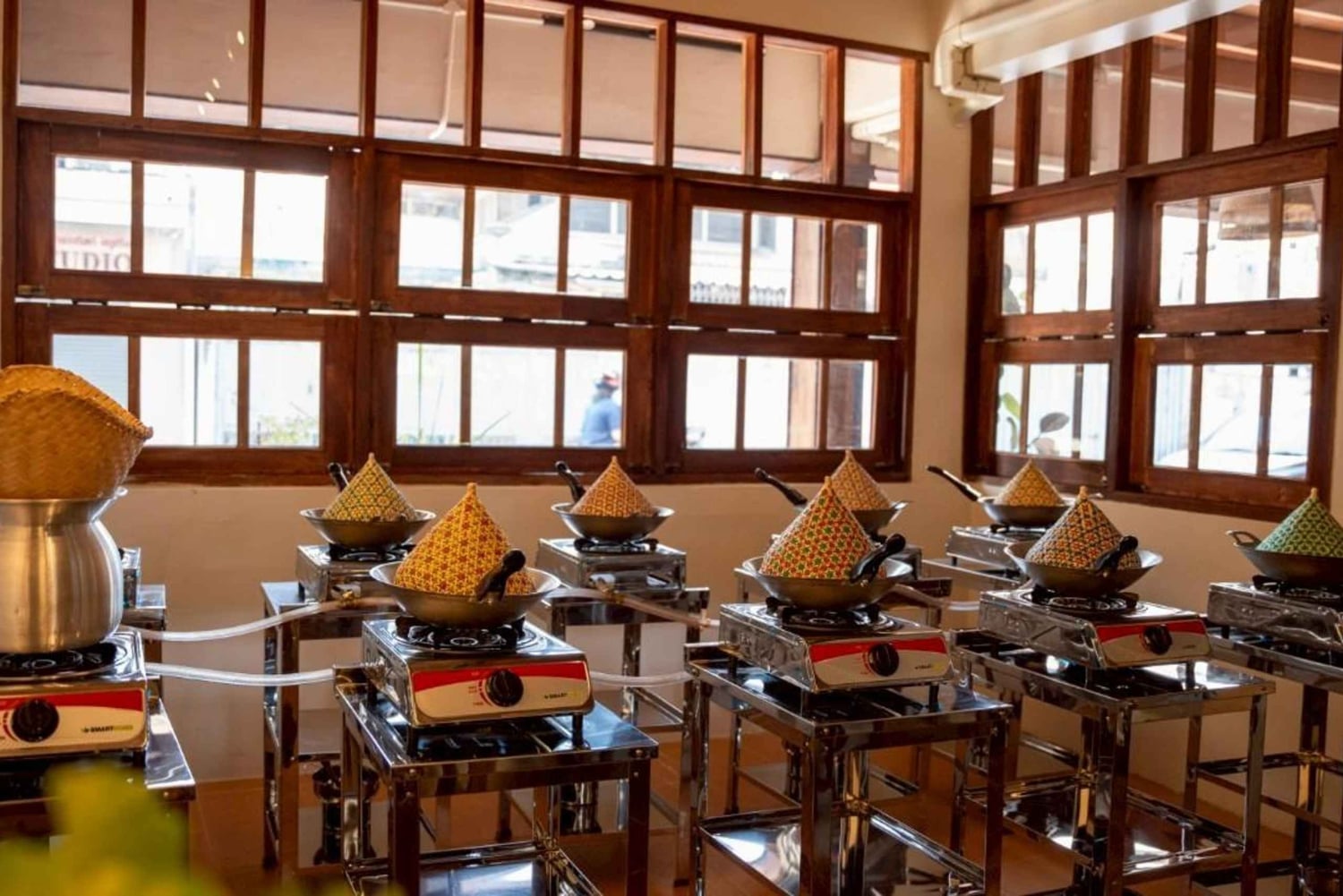 Bangkok: Thai Cooking Class With 4 Dishes & Thai Drink