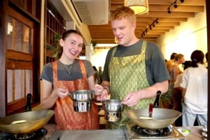 Bangkok: Thai Cooking Class With 4 Dishes & Thai Drink
