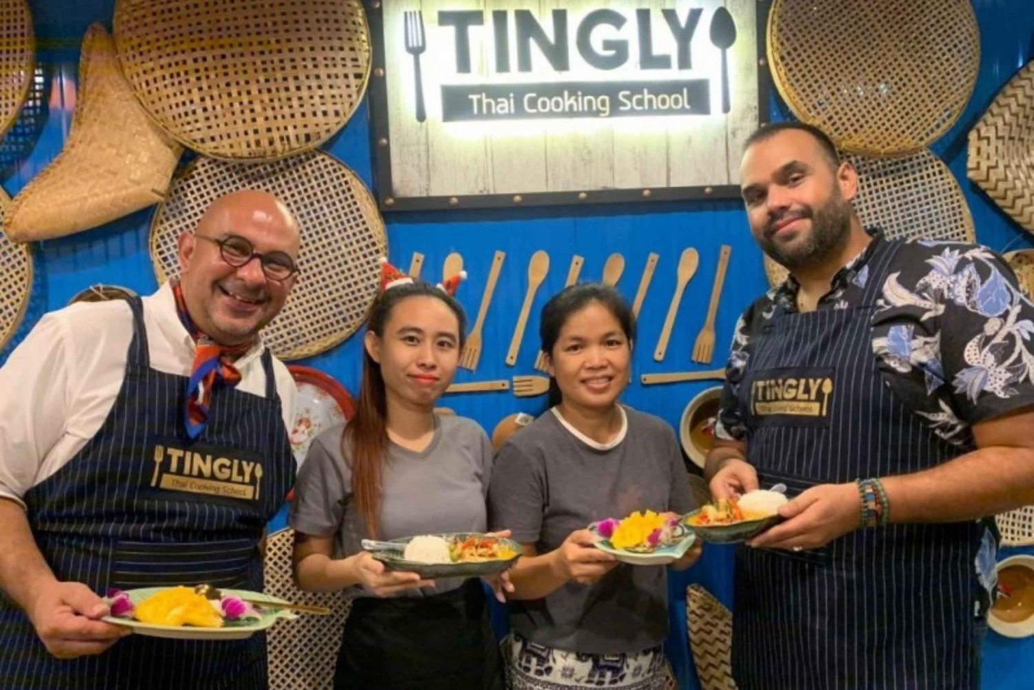Bangkok: Corso di cucina thailandese con tour del mercato
