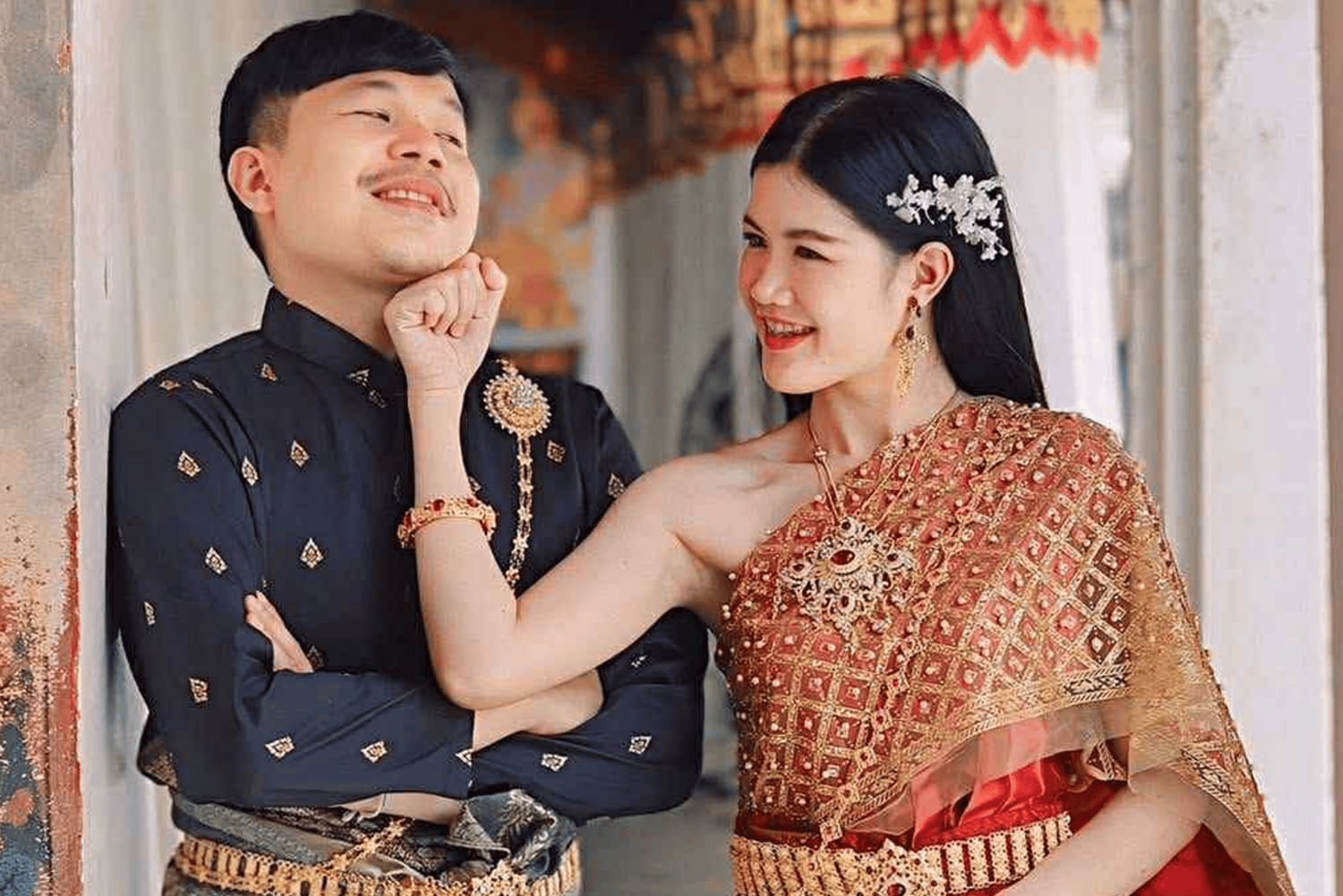 Bangkok: alquiler de trajes tailandeses + peinado, maquillaje y accesorios
