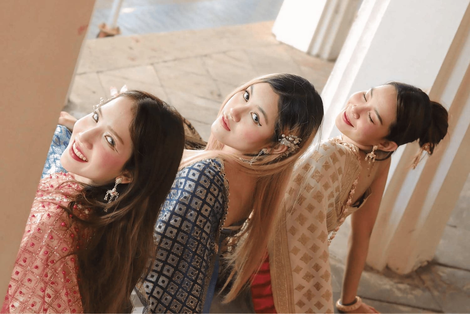 Bangkok: alquiler de trajes tailandeses + peinado, maquillaje y accesorios