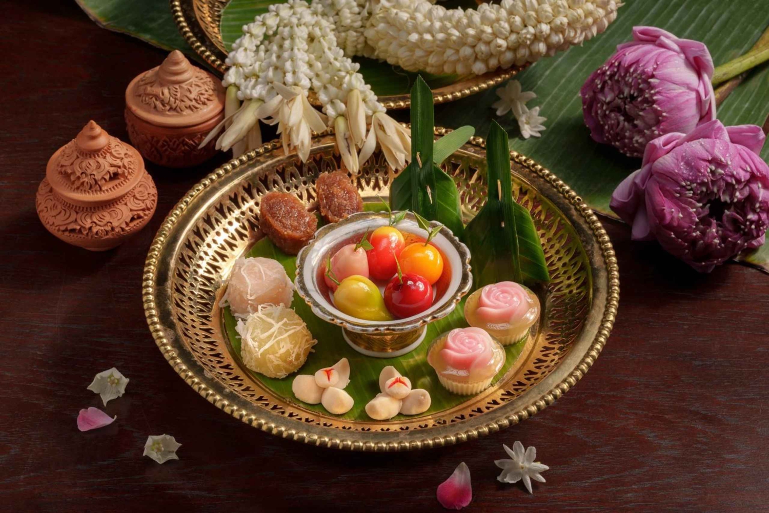 Bangkok: Thai Cuisine Dinner Package at Saneh Jaan