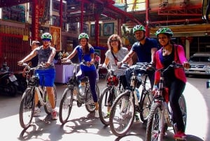 Bangkok: Thai culture and local life guided bike tour