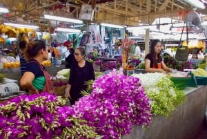 Bangkok: Thai culture and local life guided bike tour