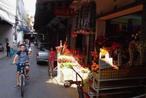 Bangkok: Thai culture and local life guided bike tour