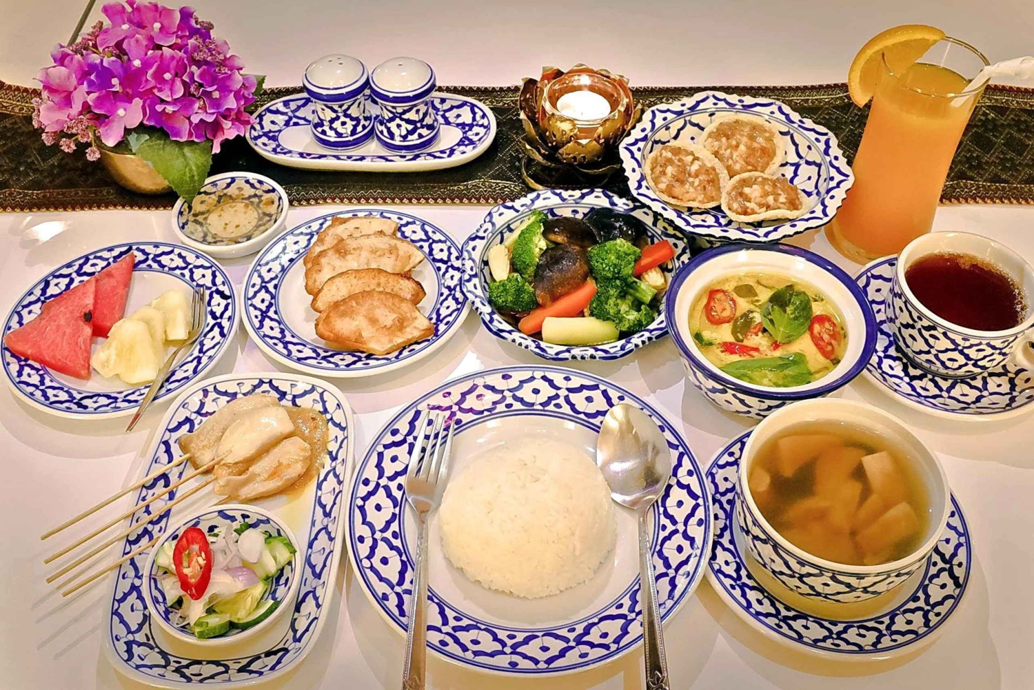 Шоу тайских танцев в Бангкоке с ужином и трансфером в отель