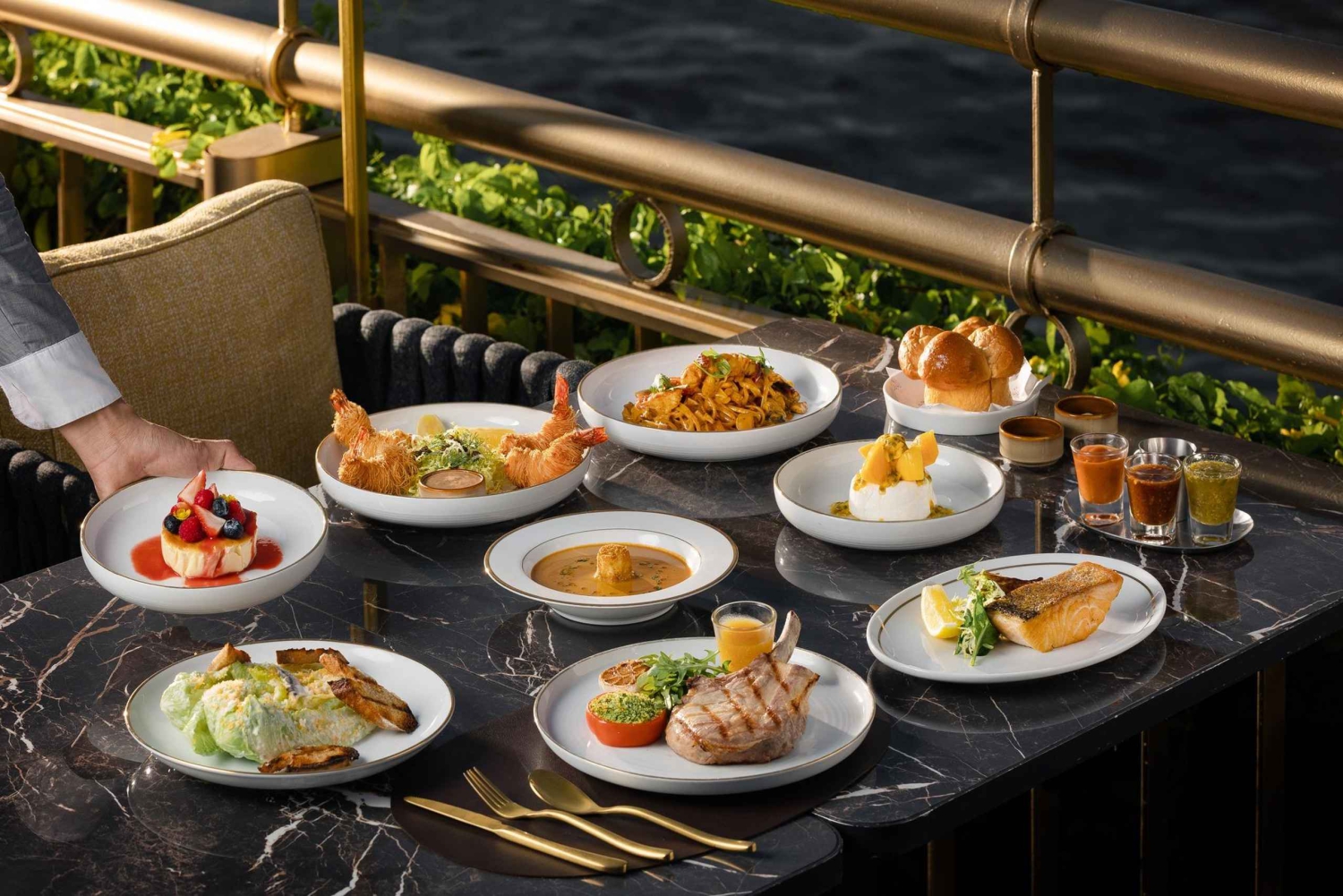 Bangkok : The Crystal Grill House at Asiatique F&B