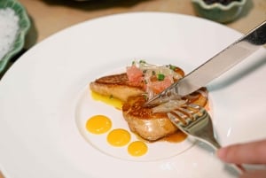 بانكوك باقات المأكولات والمشروبات في مطعم ذا داينينج روم في جراند حياة إيراوان