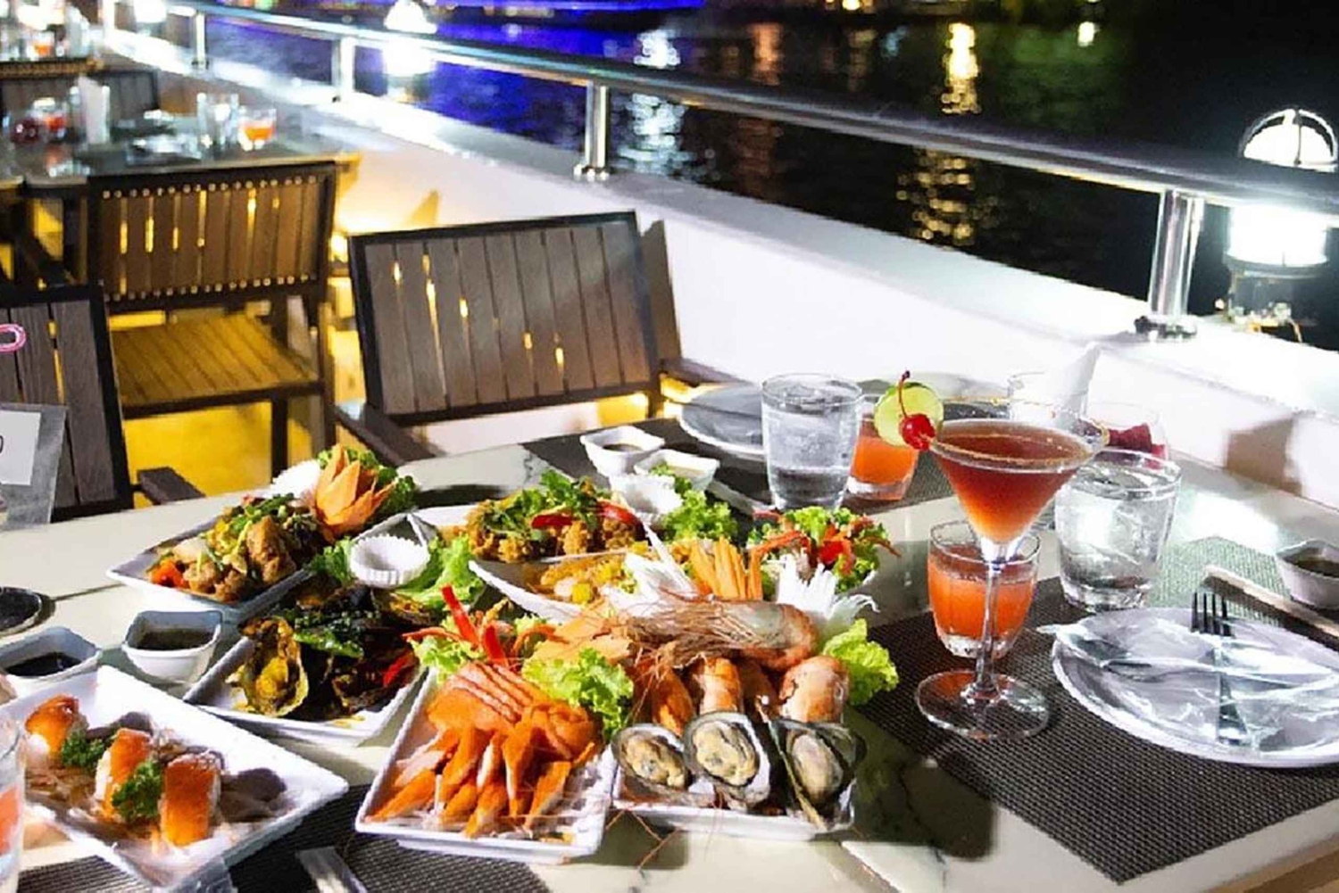 Bangkok: The Planet Dinner Cruise