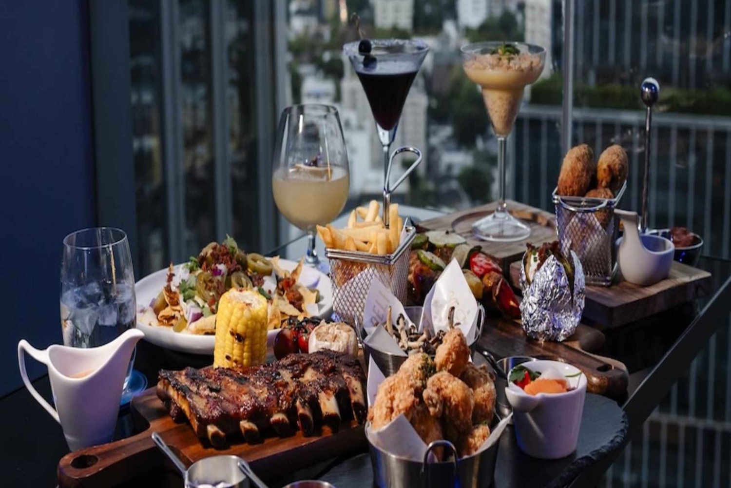Bangkok: The Vue Bar Rooftop w hotelu Mercure Bangkok Sukhumvit 24