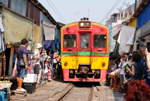 Bangkok : Maison traditionnelle, marché flottant et marché du train de Maeklong