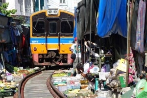 Bangkok: Mercato ferroviario e mercato galleggiante con giro in barca