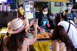 Bangkok Food Tour with Tuk Tuk and Private Boat Tour