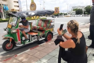 Bangkok : TUK TUK Catching Twilight Market and Food Taste (Skumringsmarked og matsmak)