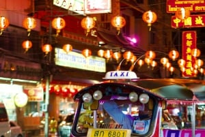 Bangkok: Private Tuk-Tuk Night Tour, River Cruise & Eats