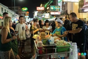 Bangkok: TUK TUK Tour Night Life Private with Hotel Pick Up