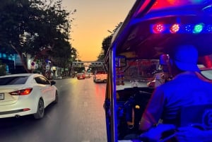 Bangkok: TUK TUK Tour Night Life Private with Hotel Pick Up
